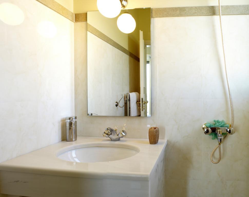 Luxury Trapezia Vila