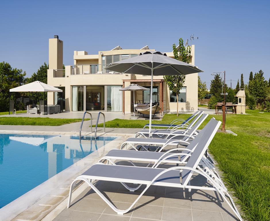 Luxury Trapezia Vila *